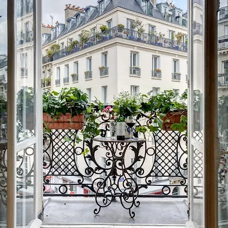 Appartamento Family - Mon - Close Need- Cosy Modern & Comfort - Free Travel Guide Parigi