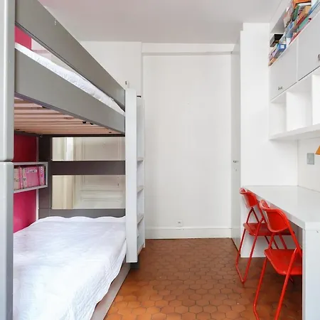 Family - Mon - Close Need- Cosy Modern & Comfort - Free Travel Guide 아파트 파리