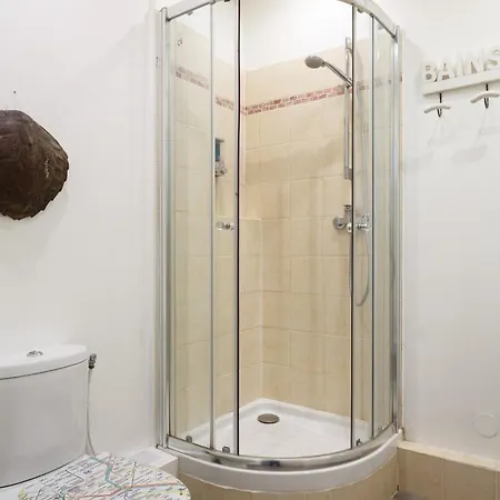 Family - Mon - Close Need- Cosy Modern & Comfort - Free Travel Guide