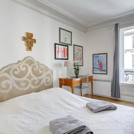 Family - Mon - Close Need- Cosy Modern & Comfort - Free Travel Guide *